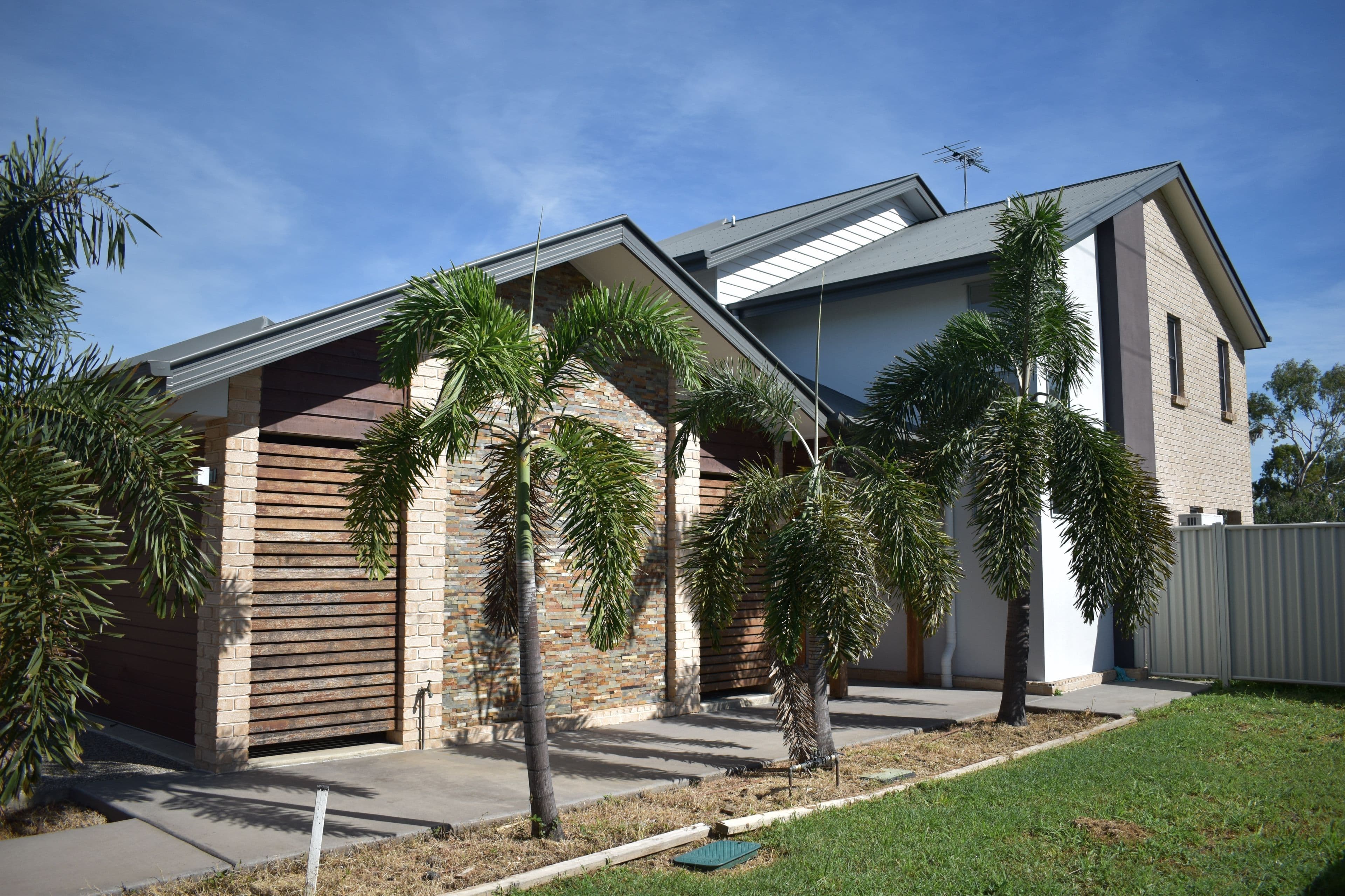 20-24 Mooney Crescent, Emerald QLD 4720, Emerald - Thumbnail 2