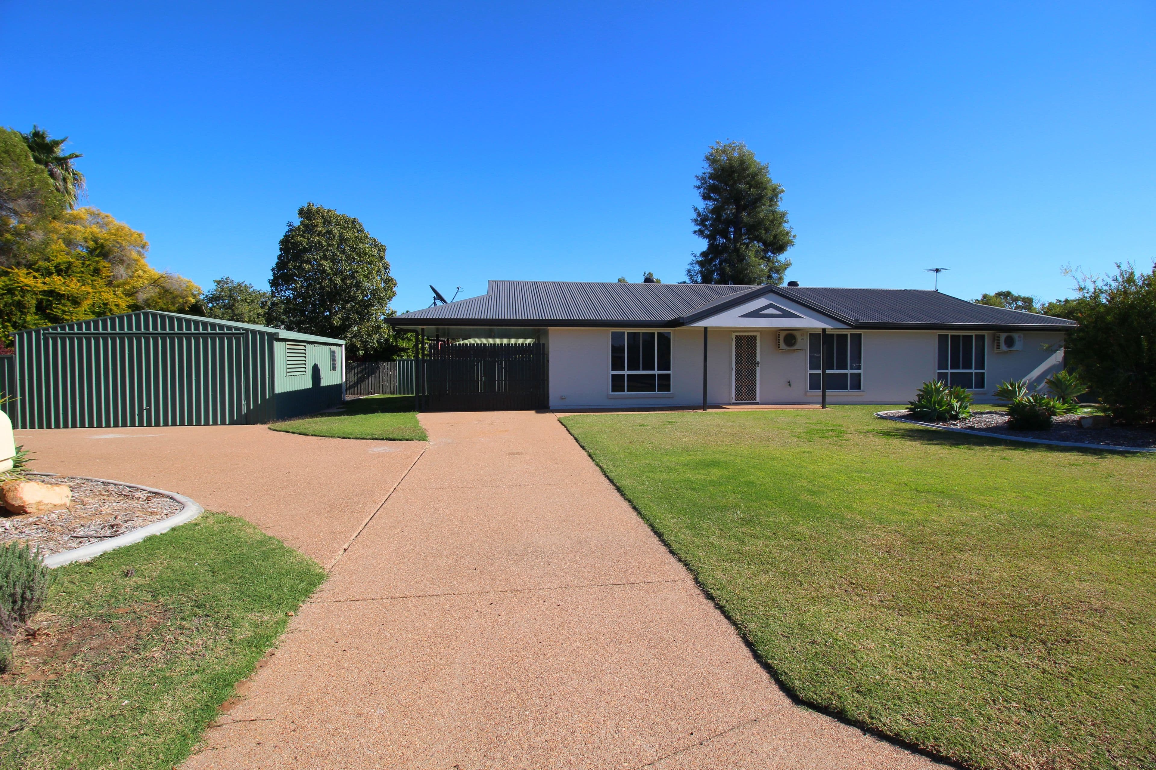 9 Buchholz Place, Emerald QLD 4720, Emerald - Image 1