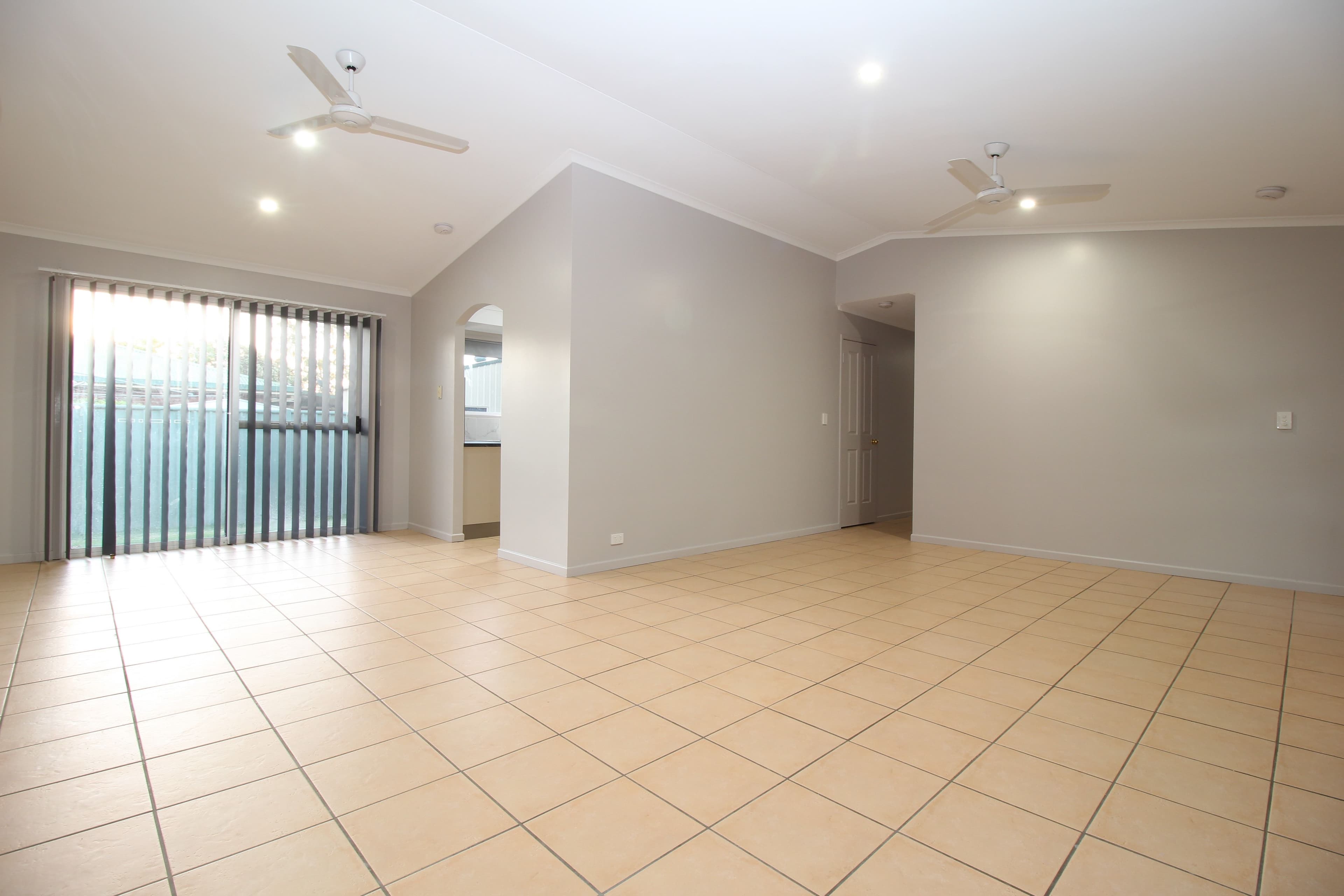 9 Buchholz Place, Emerald QLD 4720, Emerald - Thumbnail 6