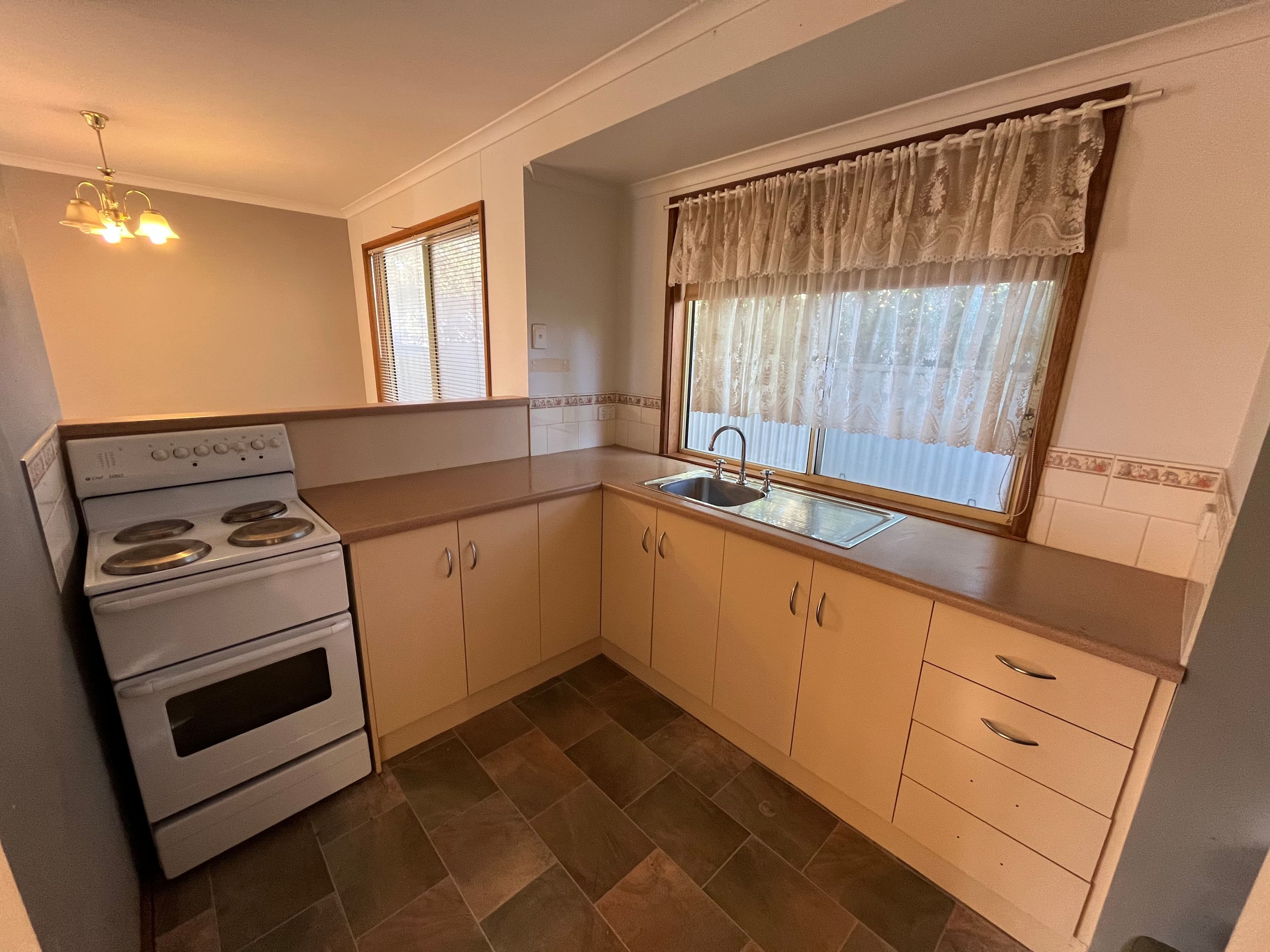 39 Armstrong Street, Sunshine West VIC 3020, Sunshine West - Thumbnail 4