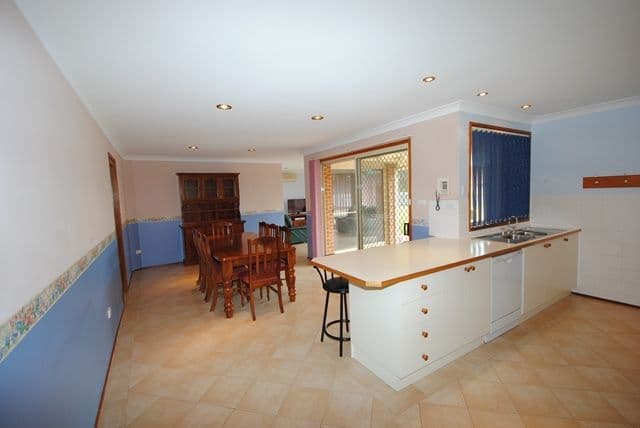 10 Bourke Close, Vincentia NSW 2540, Vincentia - Thumbnail 2