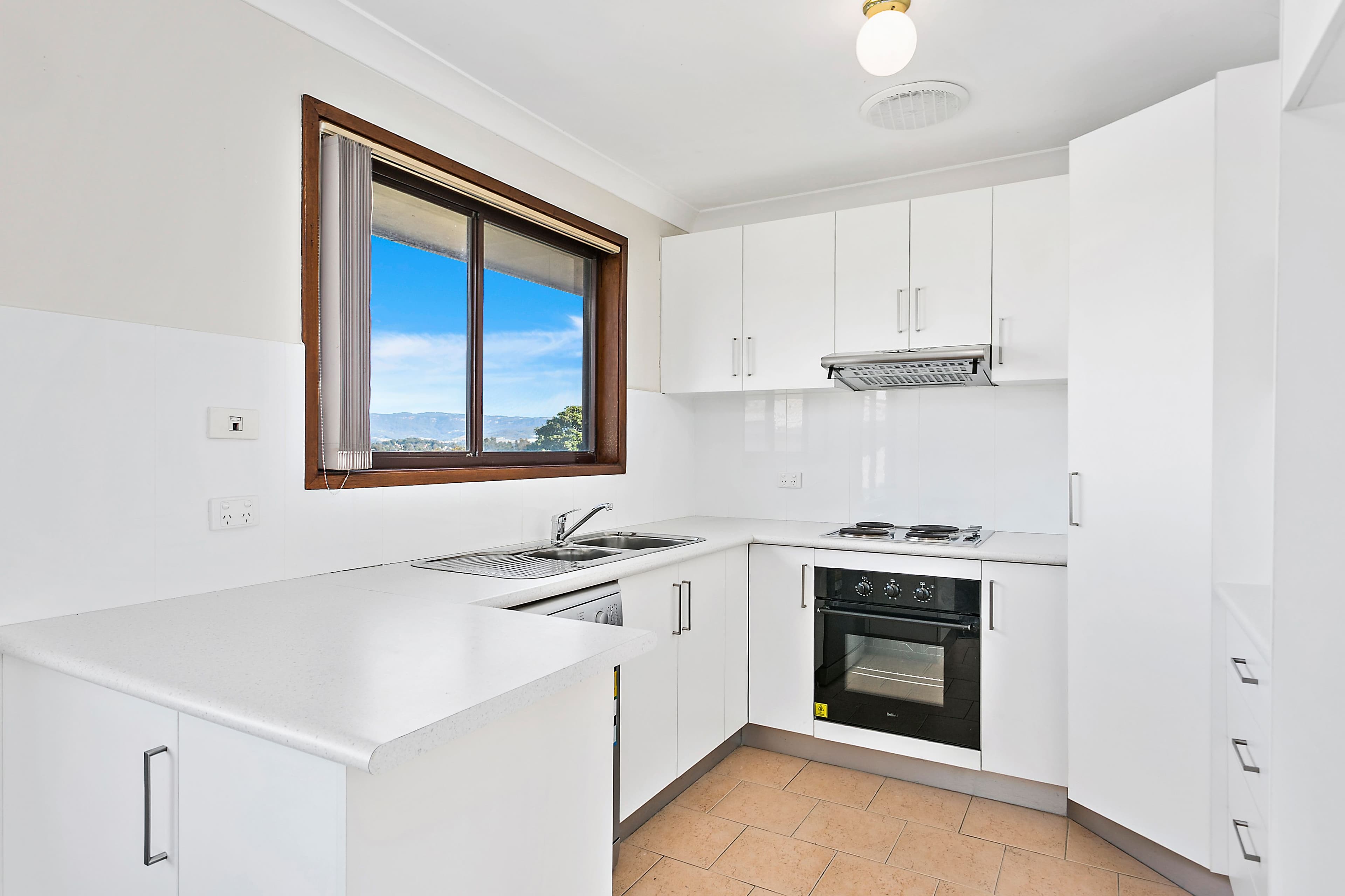 1 Winter Avenue, Mount Warrigal - Thumbnail 2