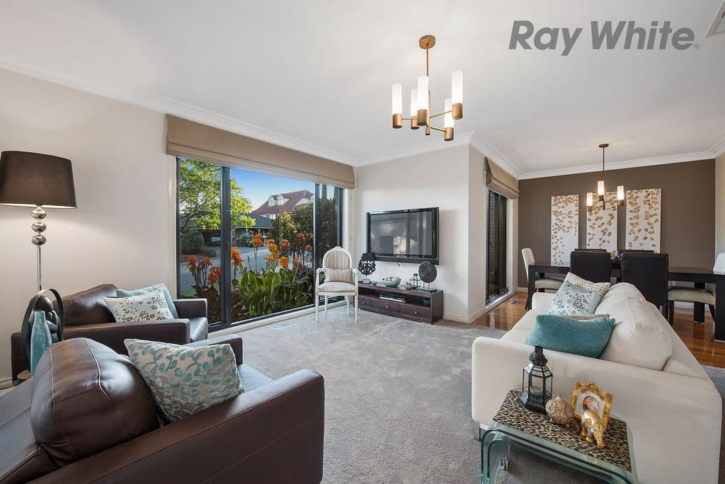 17 CHAMPAGNE Rise, Chirnside Park VIC 3116, Chirnside Park - Thumbnail 3
