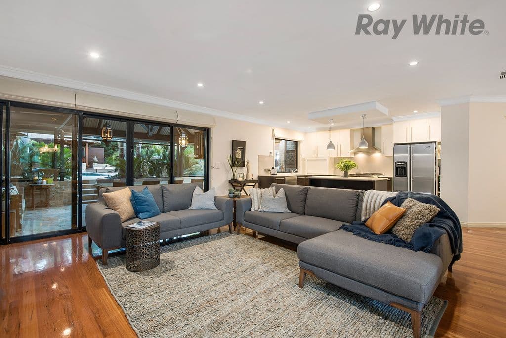 17 CHAMPAGNE Rise, Chirnside Park VIC 3116, Chirnside Park - Thumbnail 4