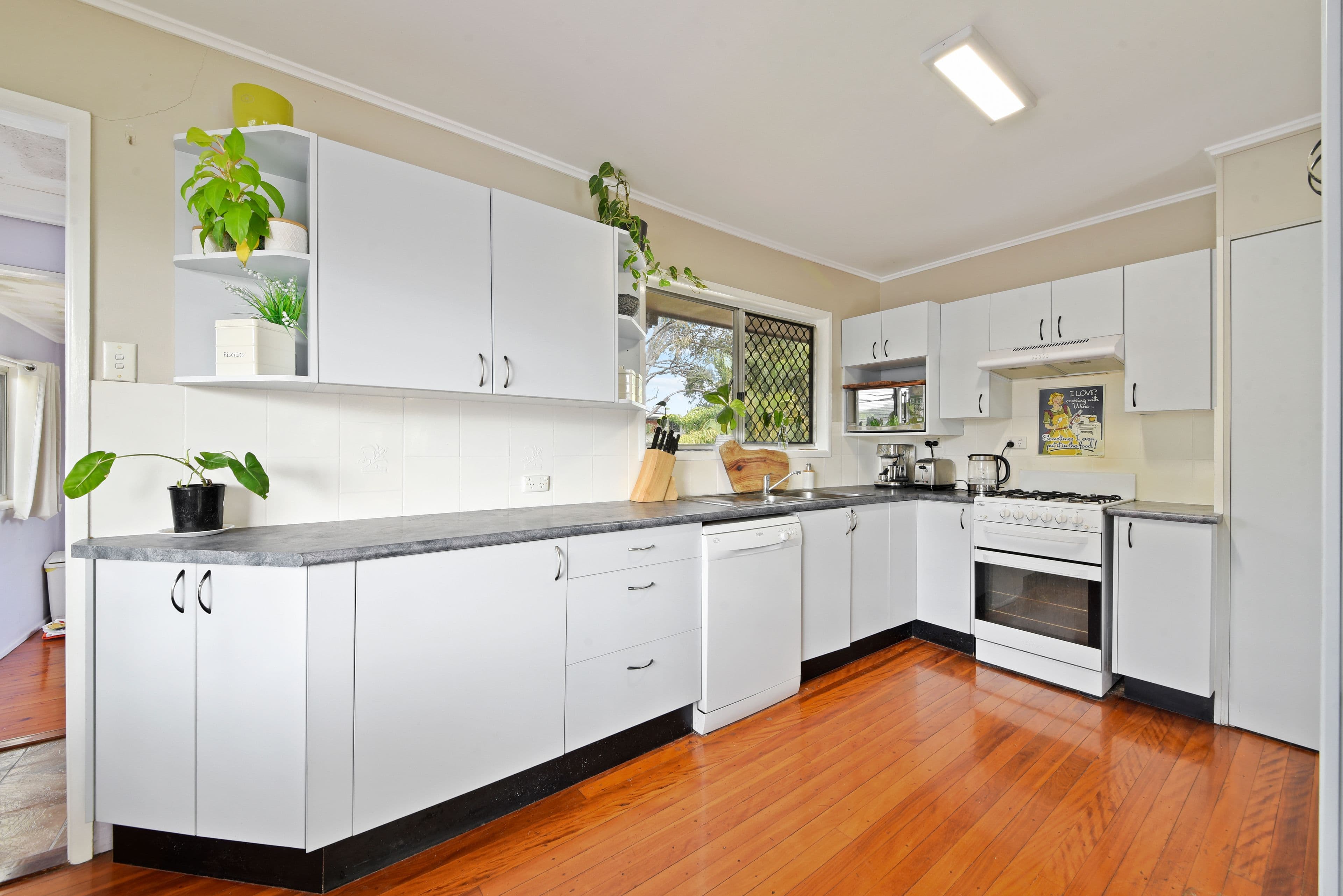 4 Ure Street, Wynnum QLD 4178, Wynnum - Thumbnail 3