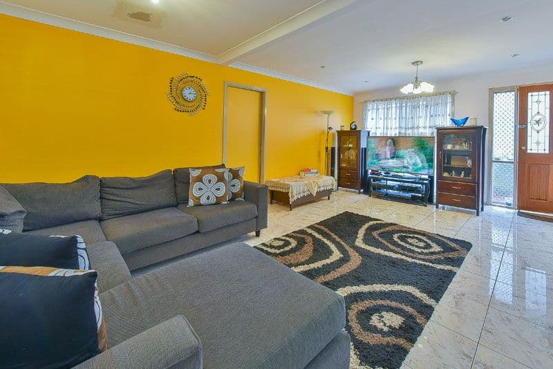 16 Cyclamen Place, Macquarie Fields NSW 2564, Macquarie Fields - Thumbnail 2