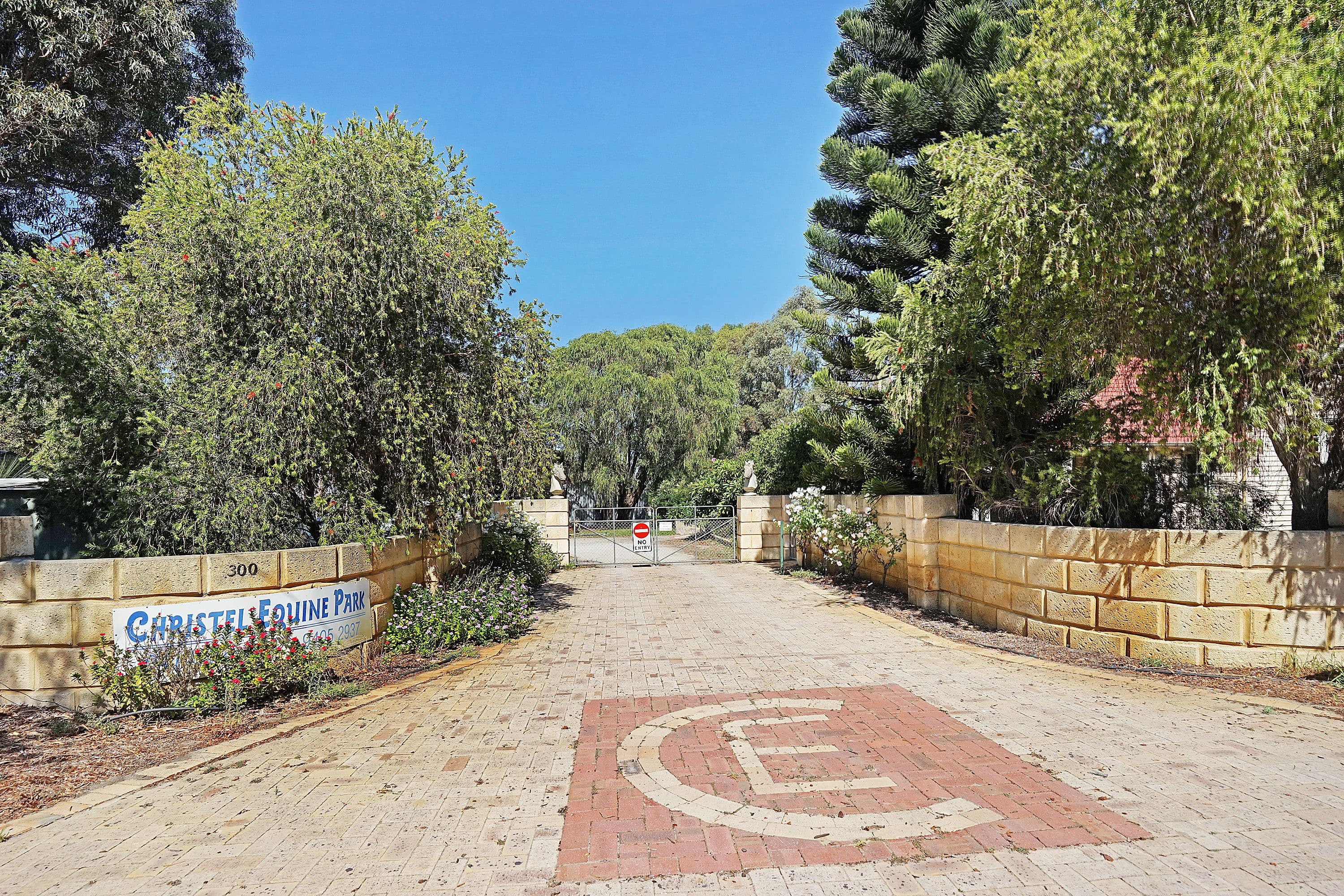 300 Neaves Road, MARIGINIUP WA 6078, Mariginiup - Image 1