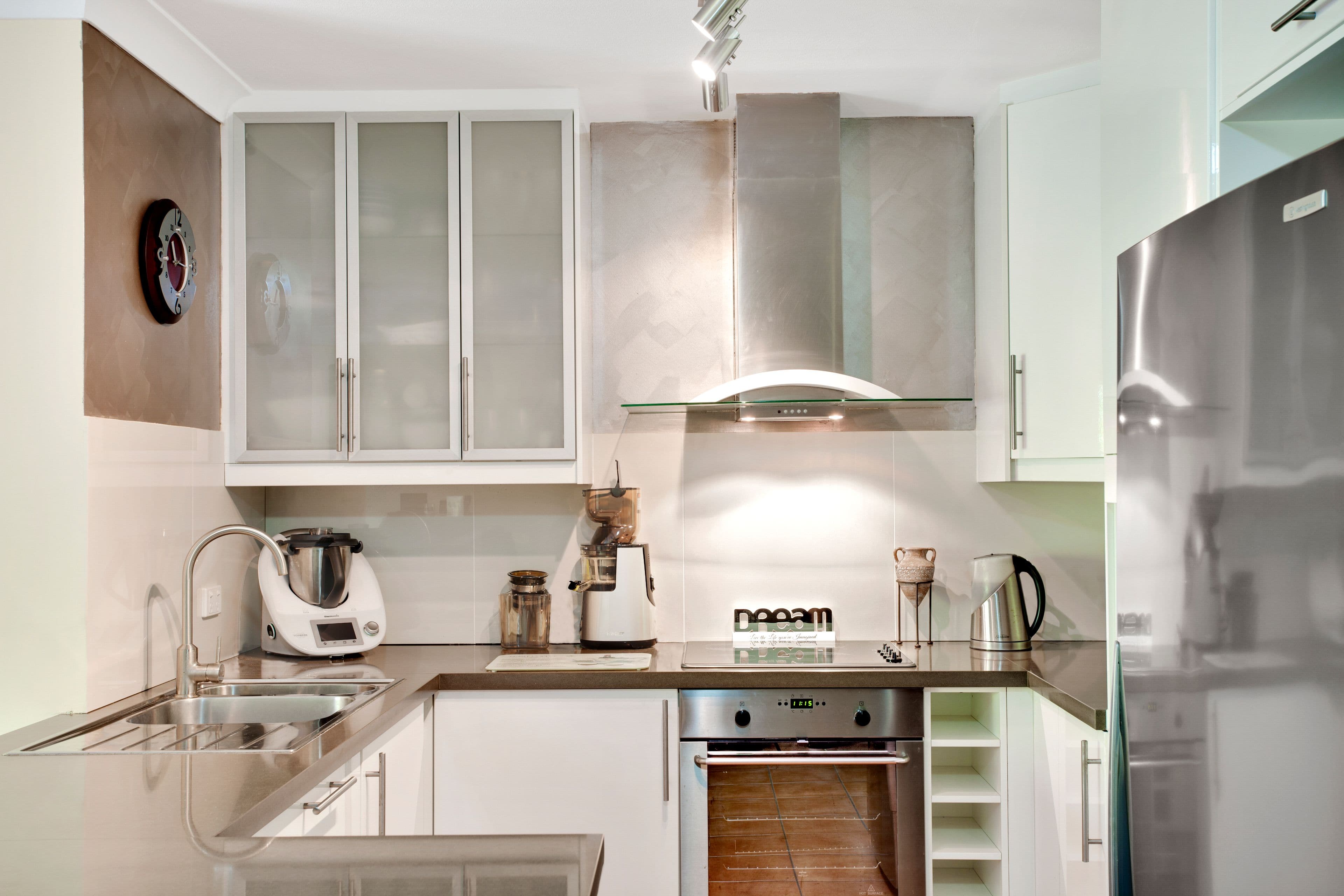 27 Wharf Road, Surfers Paradise QLD 4217, Surfers Paradise - Image 1
