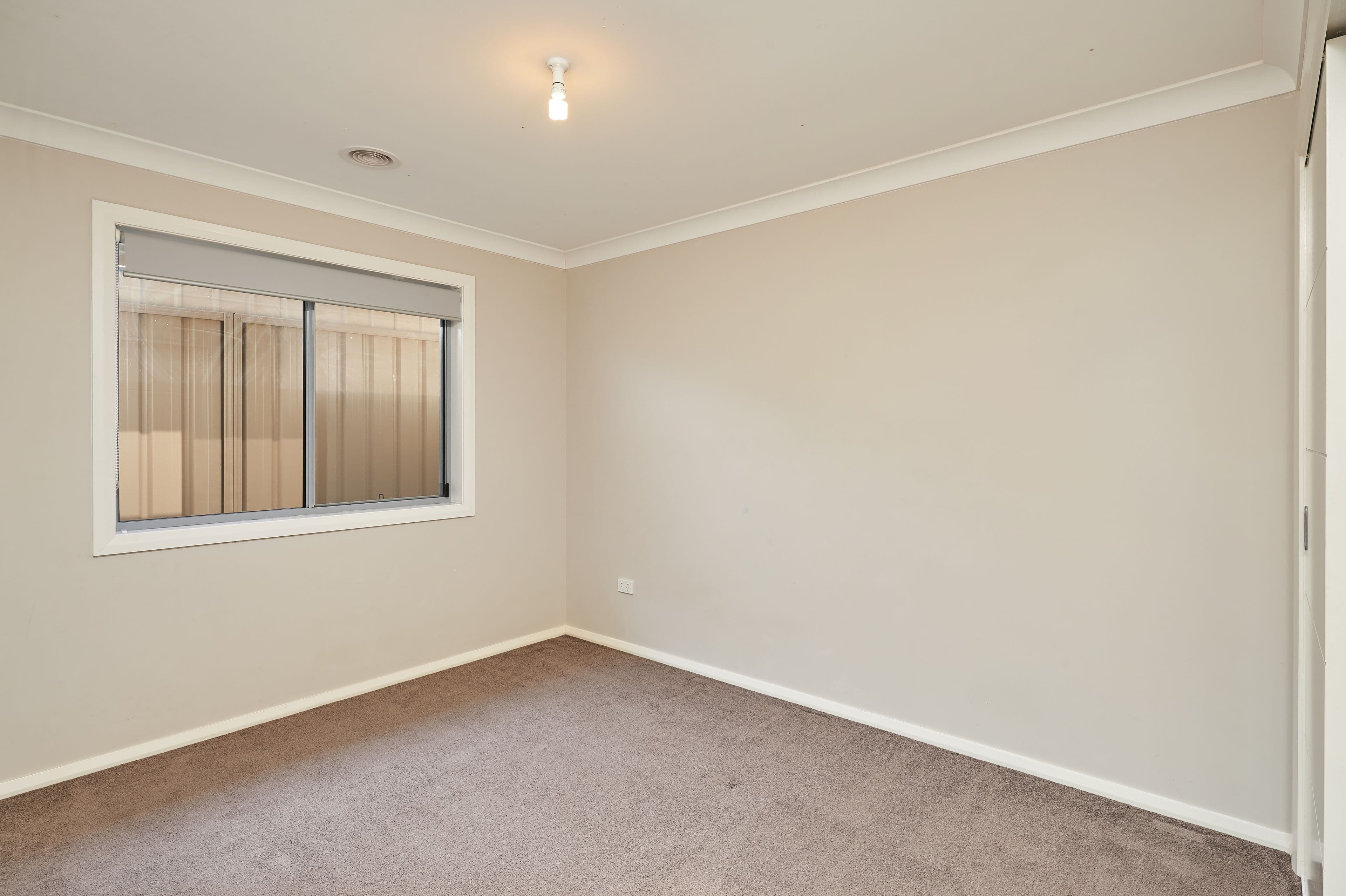 56 Strickland Drive, Boorooma - Thumbnail 8