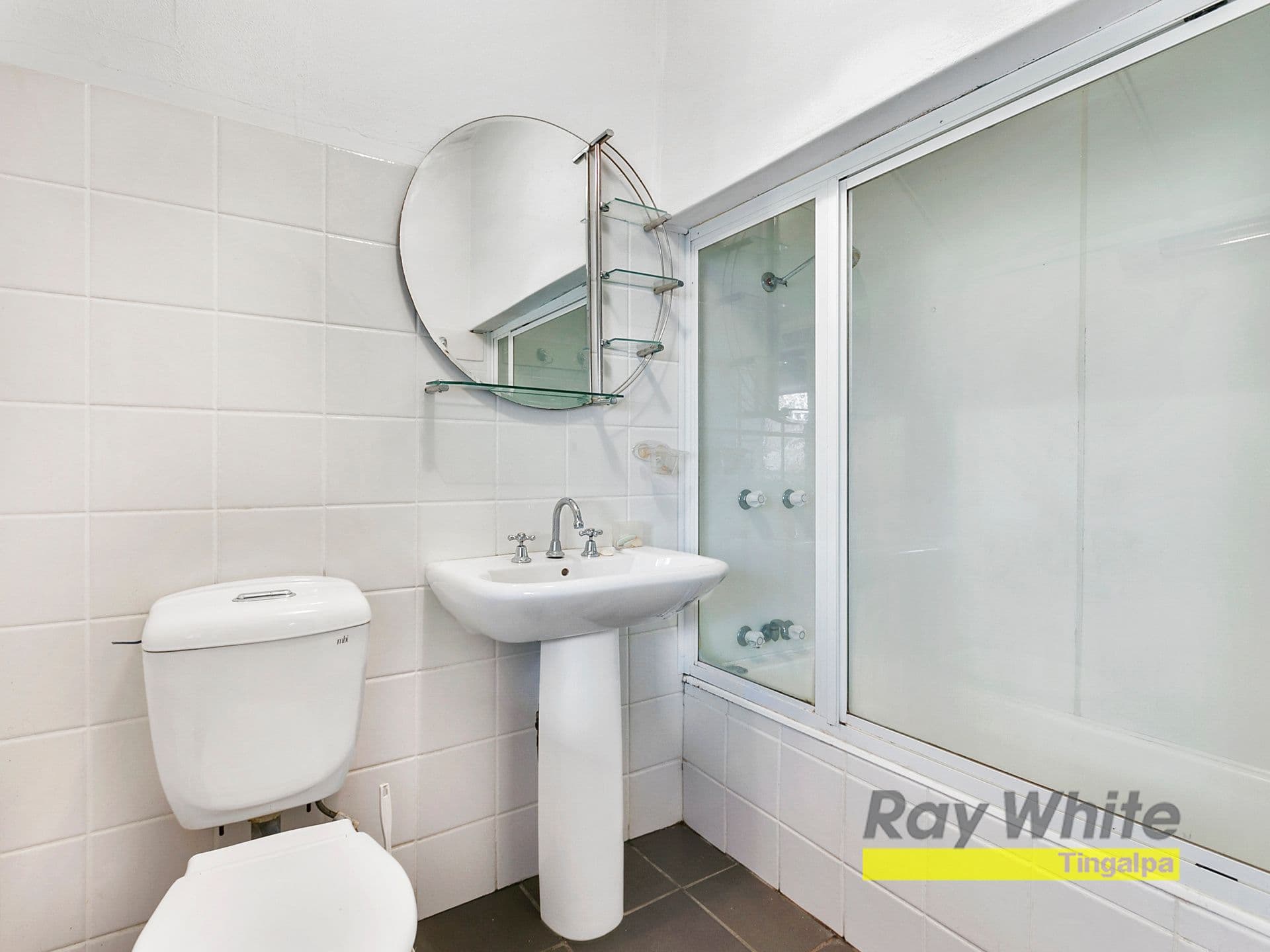 63 NEW LINDUM Road, Wynnum West QLD 4178, Wynnum West - Thumbnail 8