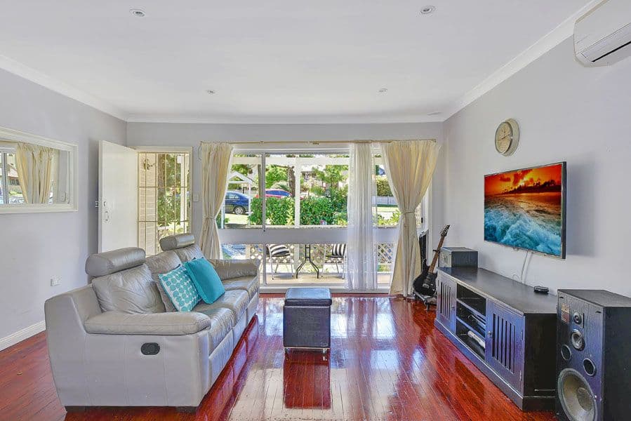 1 Lockerbie Road, Thornleigh - Thumbnail 2
