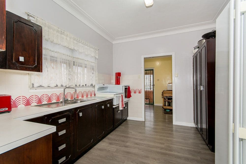 63 Nash Street, Sandgate QLD 4017, Sandgate - Thumbnail 2