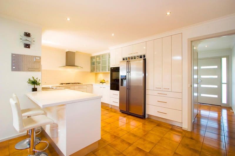 35 Benkel Avenue, CHELTENHAM VIC 3192, Cheltenham - Thumbnail 2