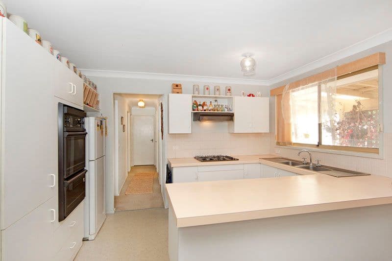 176 Cresthaven Avenue, BATEAU BAY NSW 2261, Bateau Bay - Thumbnail 4