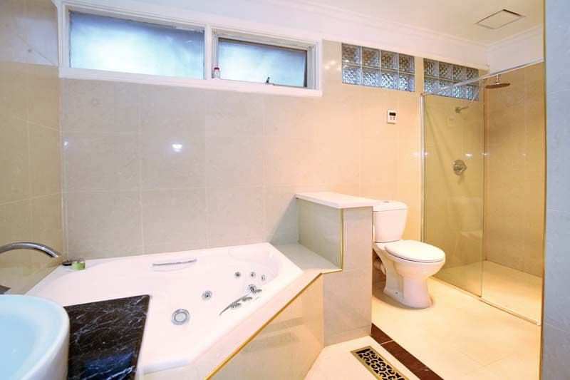 5  Nethercote Drive, MOUNT WAVERLEY VIC 3149, Mount Waverley - Thumbnail 4