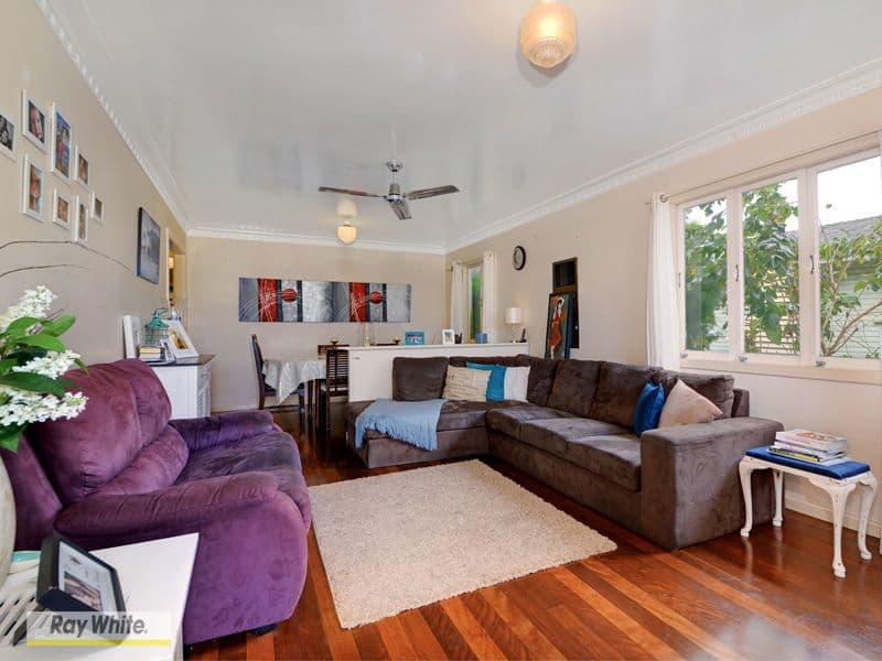 8 Pearl Street, Scarborough QLD 4020, Scarborough - Thumbnail 2