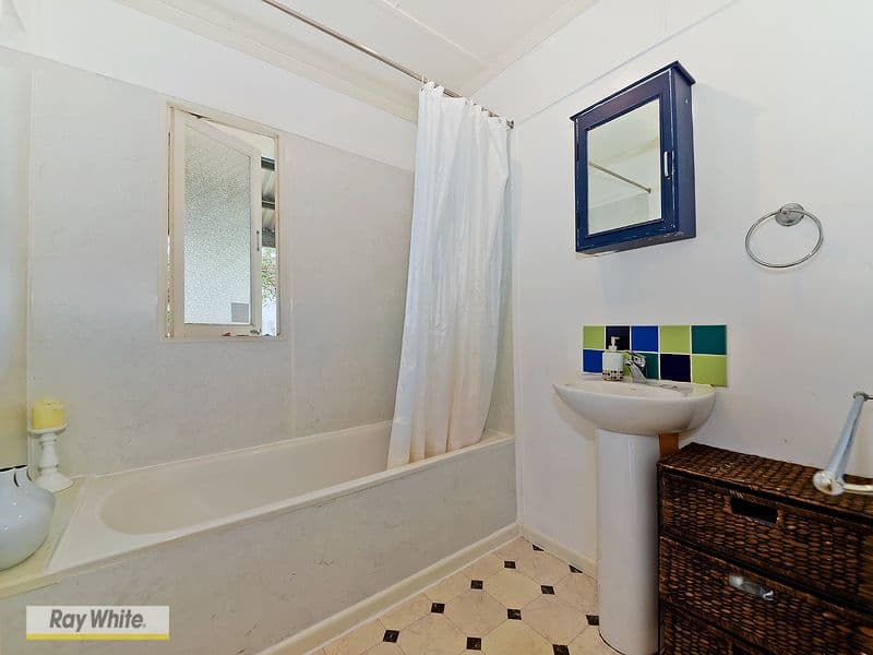8 Pearl Street, Scarborough QLD 4020, Scarborough - Thumbnail 5