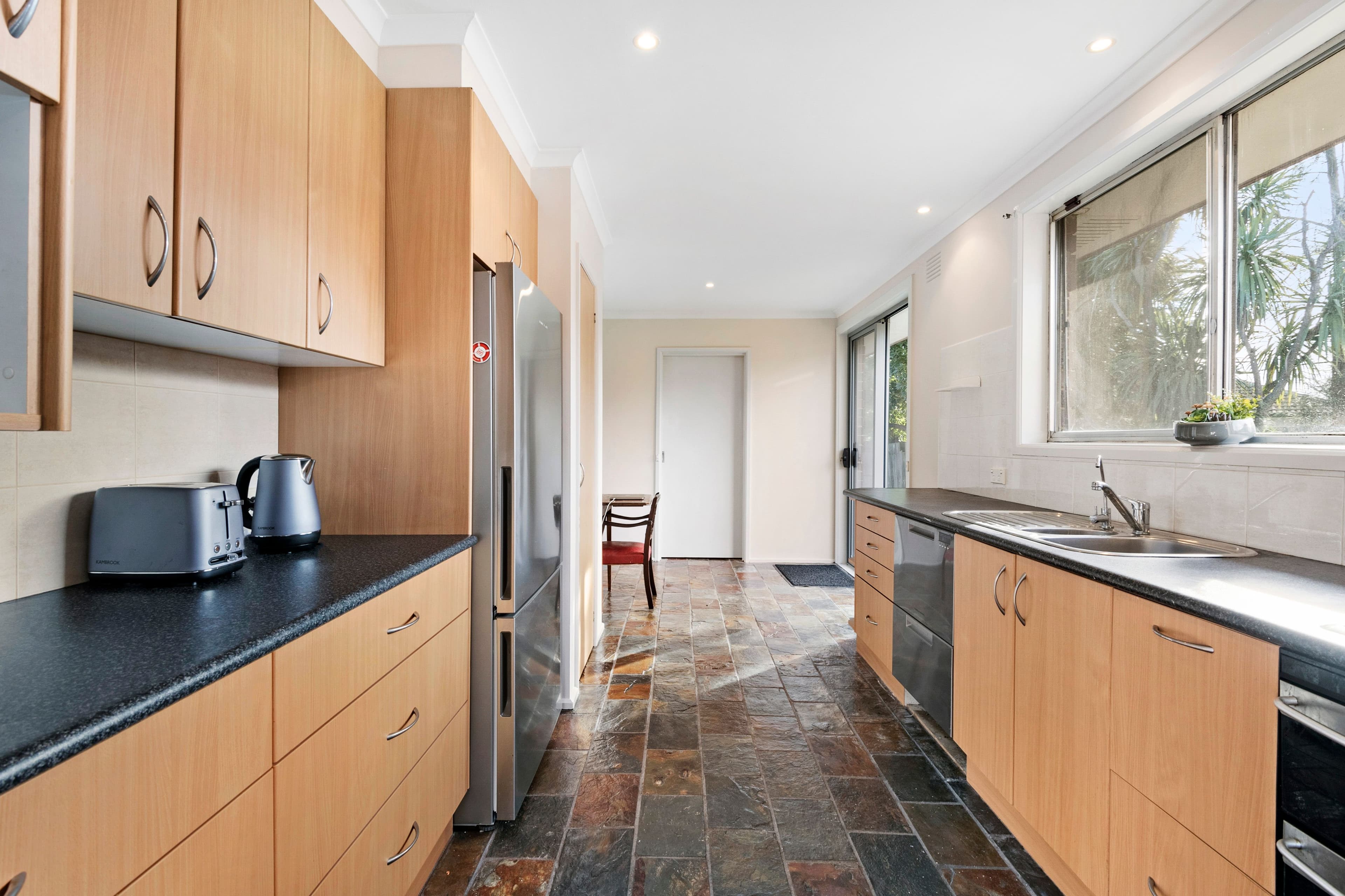 6 Lomar Court, Frankston VIC 3199, Frankston - Thumbnail 3