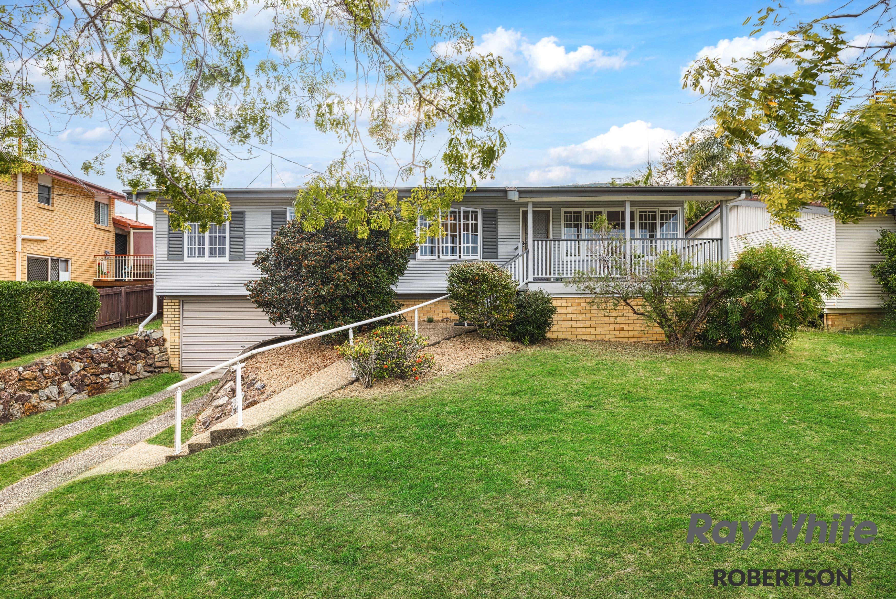 50 Valentia Street, Mansfield QLD 4122, Mansfield - Thumbnail 2