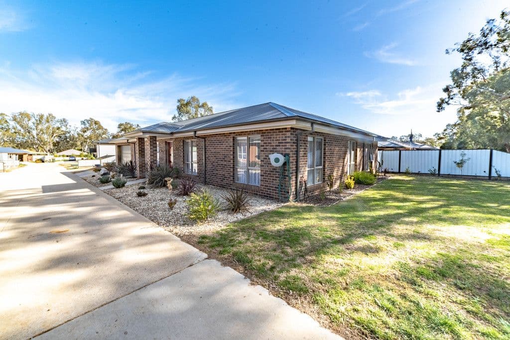 21 Scullys Lane, Heathcote VIC 3523, Heathcote - Thumbnail 2