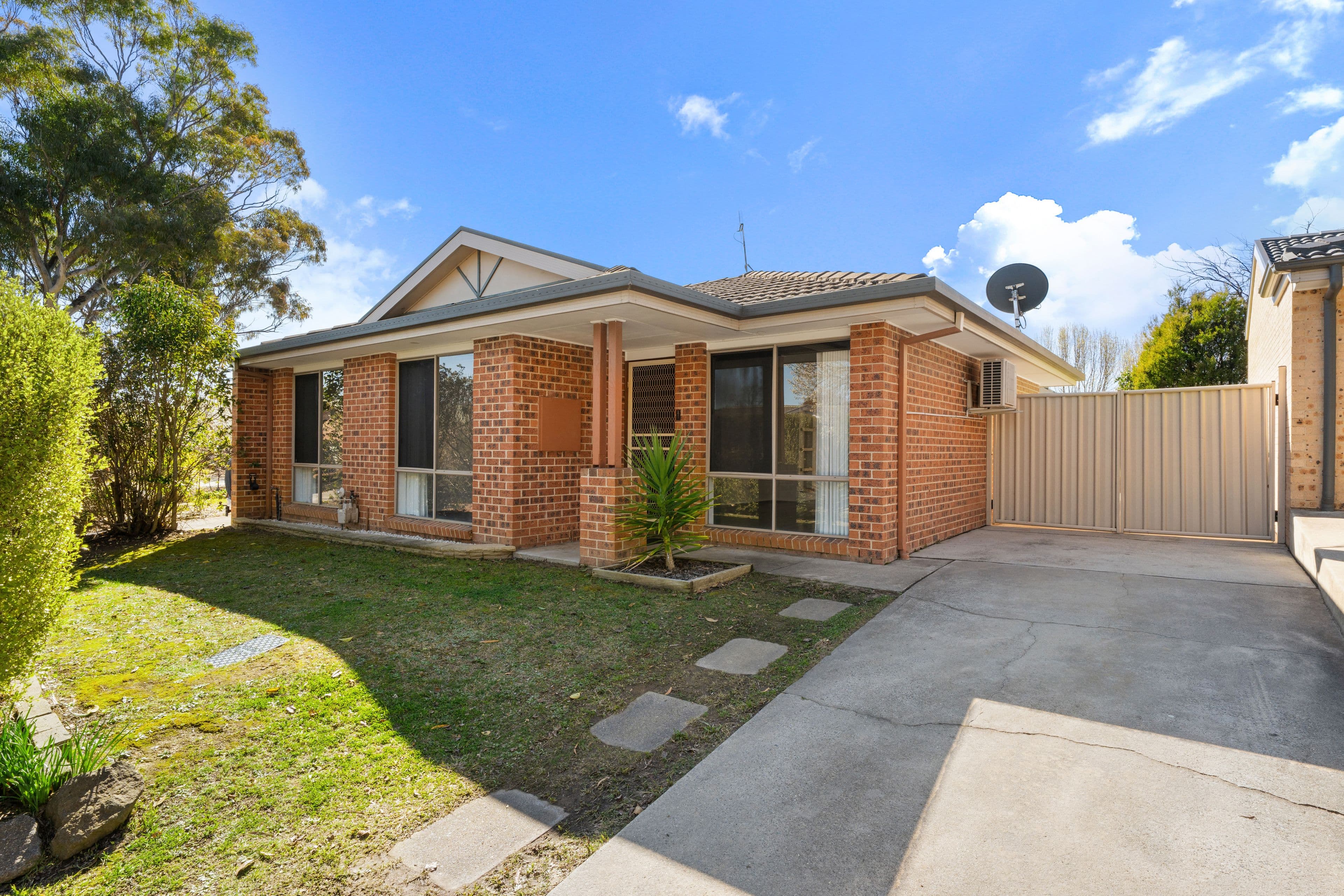 29 Thornhill Crescent, Dunlop ACT 2615, Dunlop - Image 1