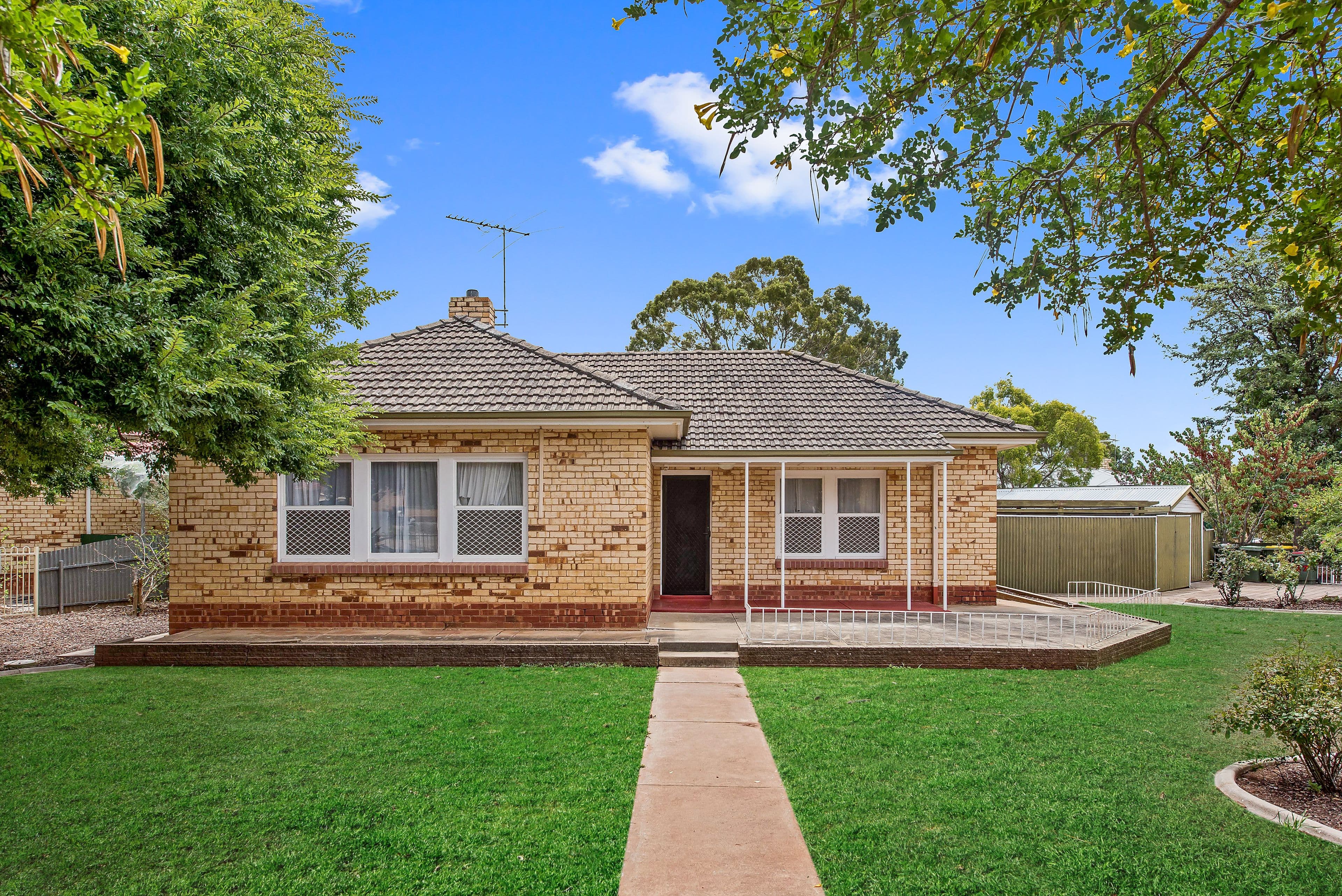 27 Rollison Road, Elizabeth Vale SA 5112, Elizabeth Vale - Thumbnail 2