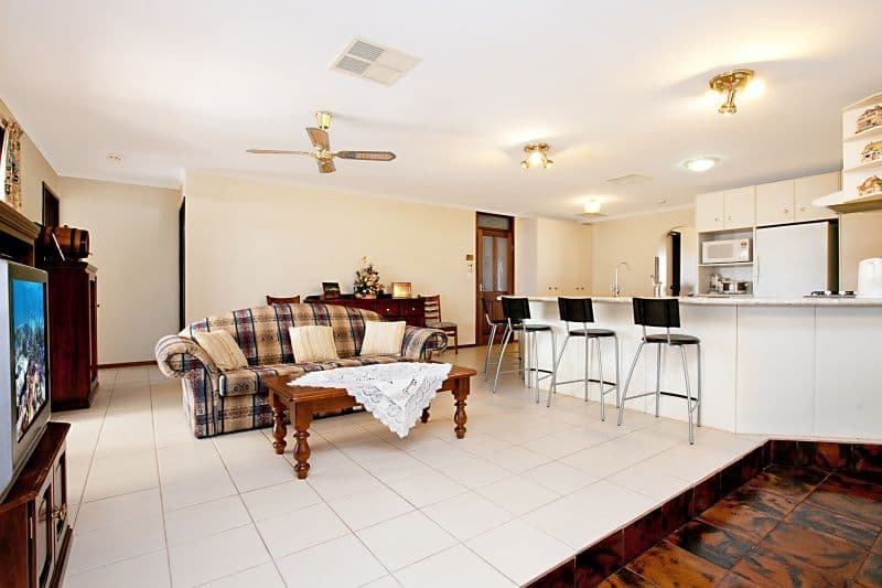 18 Mary-Alice Drive, PARA HILLS SA 5096, Para Hills - Thumbnail 2
