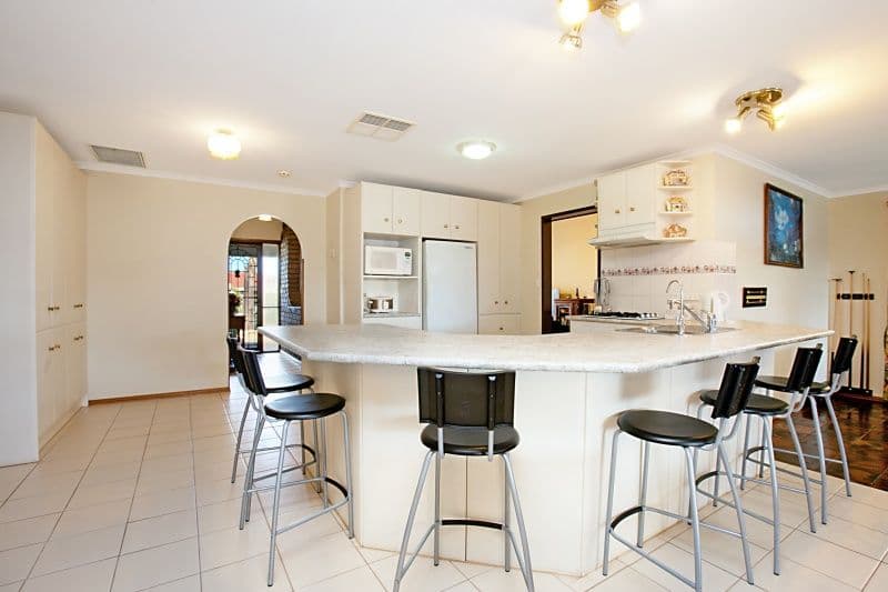 18 Mary-Alice Drive, PARA HILLS SA 5096, Para Hills - Thumbnail 3