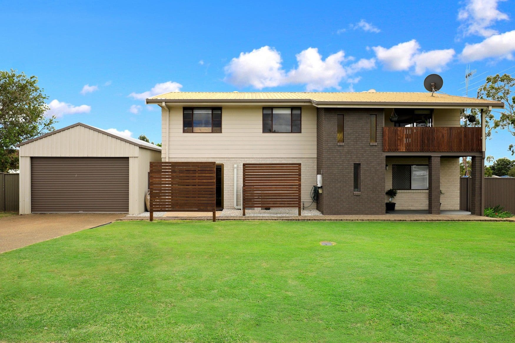 12 Twyford Street, Avoca QLD 4670, Avoca - Thumbnail 2