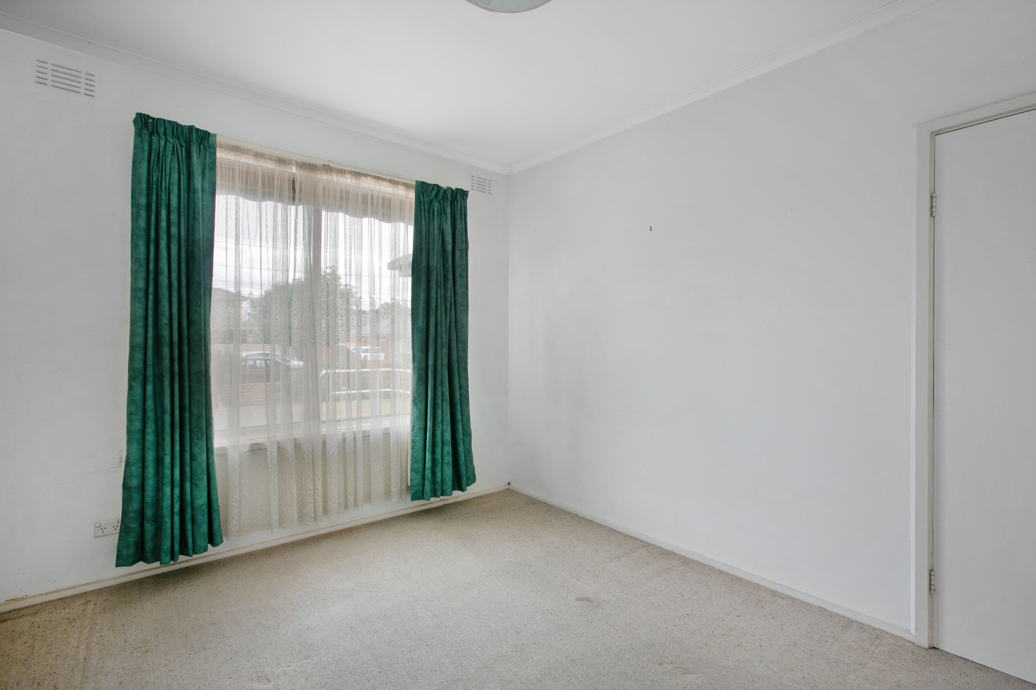 42 Willoughby Street, Reservoir VIC 3073, Reservoir - Thumbnail 7