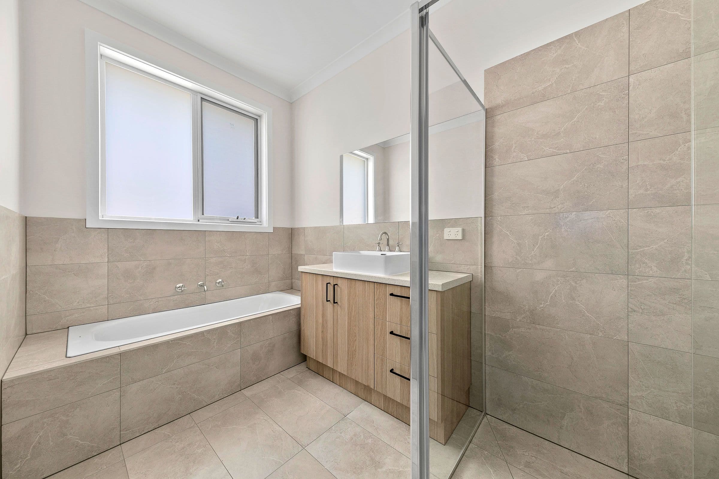 44 Main South Road, Drouin VIC 3818, Drouin - Thumbnail 4