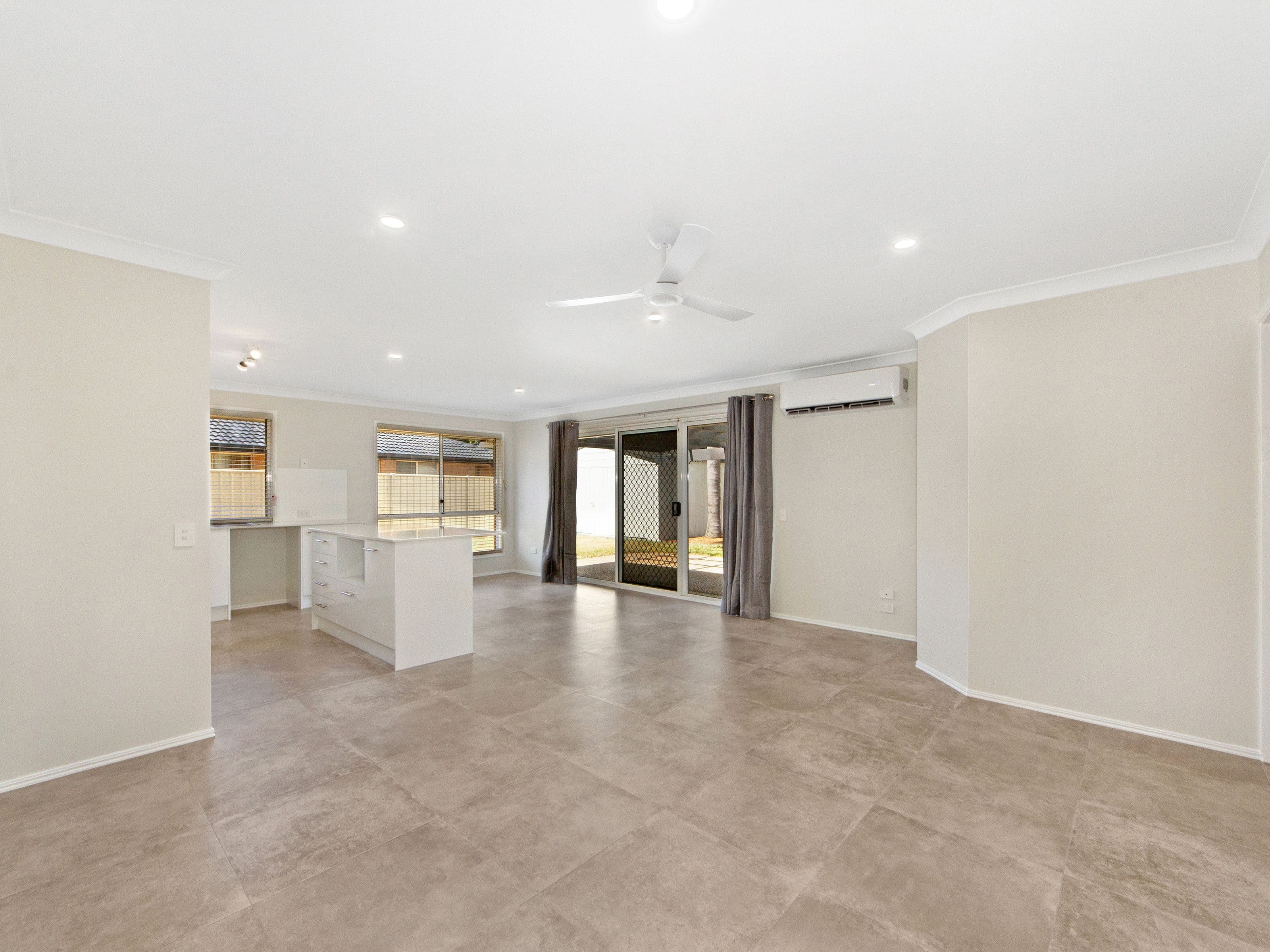 73 Henry Cotton Drive, Parkwood QLD 4214, Parkwood - Thumbnail 7