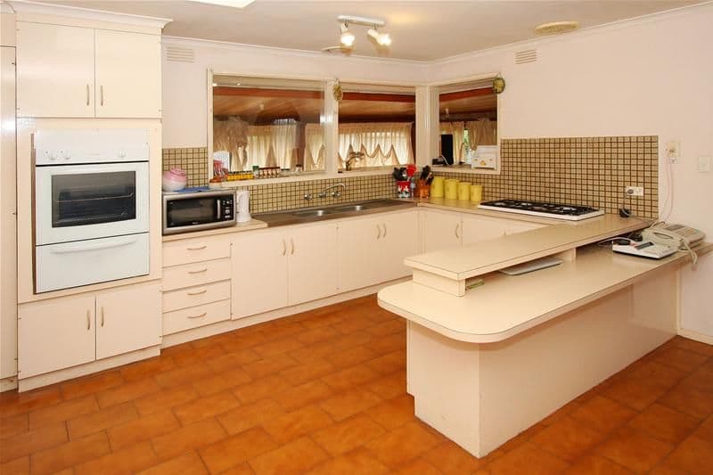40 Cabernet Crescent, BUNDOORA VIC 3083, Bundoora - Thumbnail 2