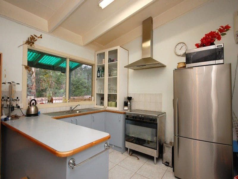 12 Cameron Road, MOUNT EVELYN VIC 3796, Mount Evelyn - Thumbnail 2