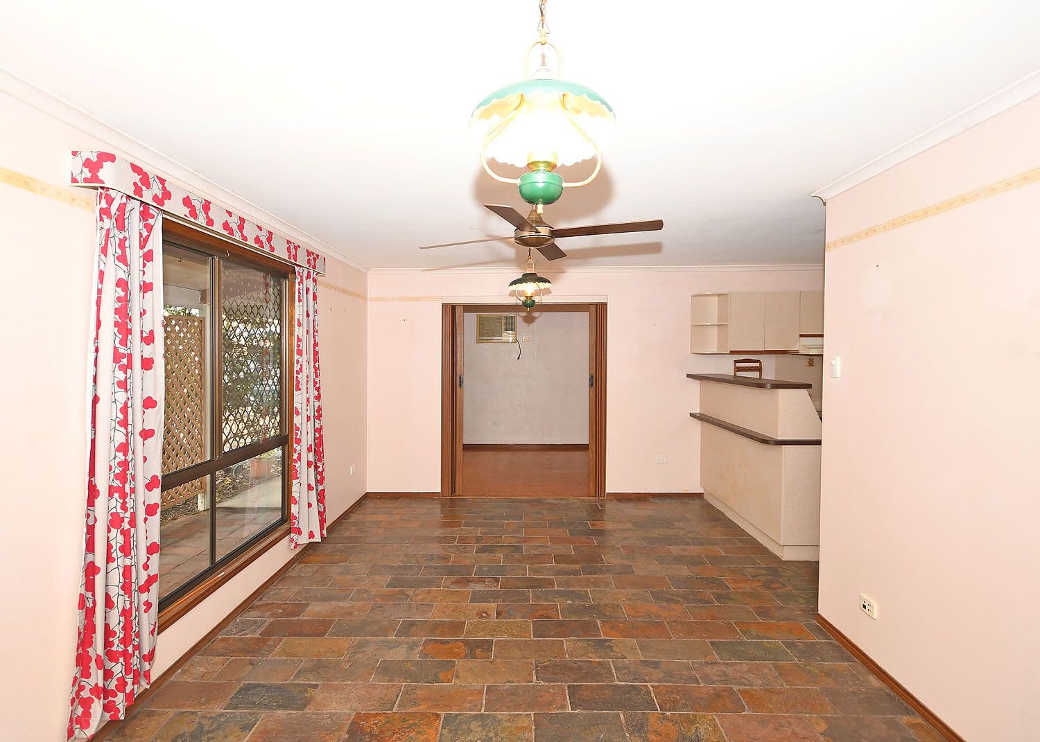 105 Limpus Street, Urangan QLD 4655, Urangan - Thumbnail 5