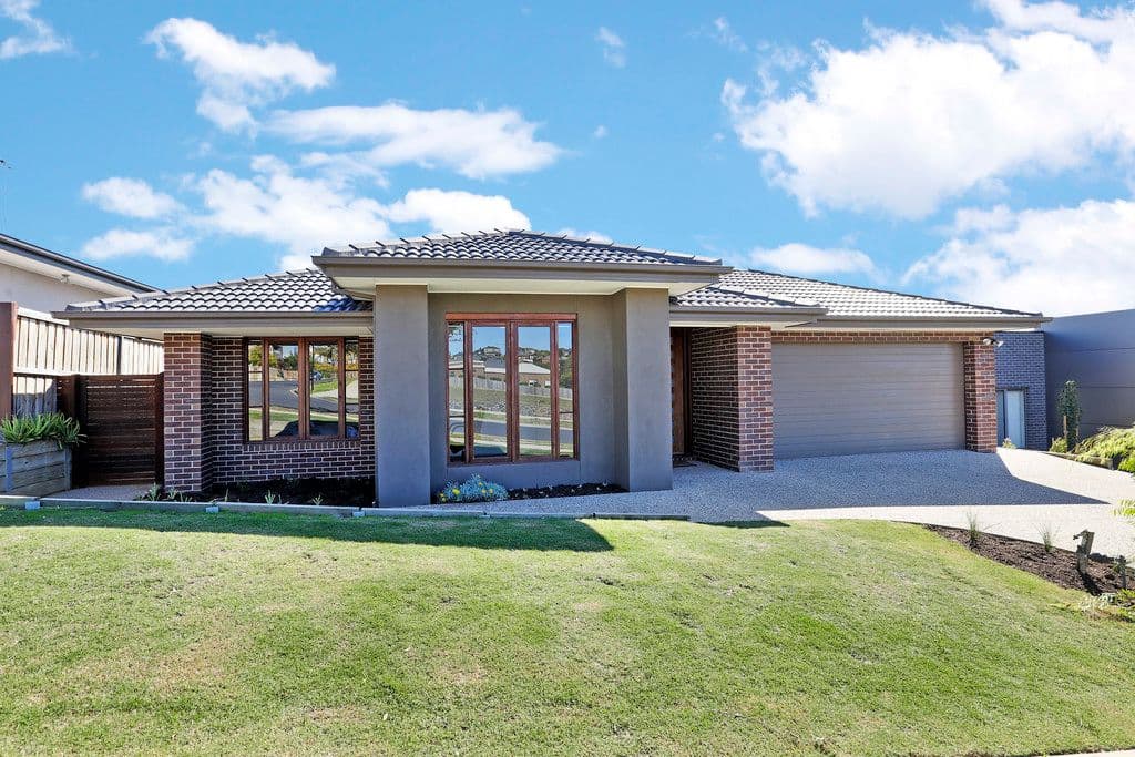8 Avondale Avenue, Highton VIC 3216, Highton - Image 1