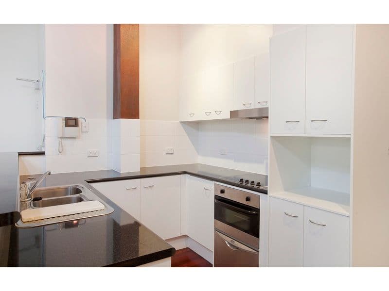 100 Bowen Street, SPRING HILL QLD 4000, Spring Hill - Thumbnail 3