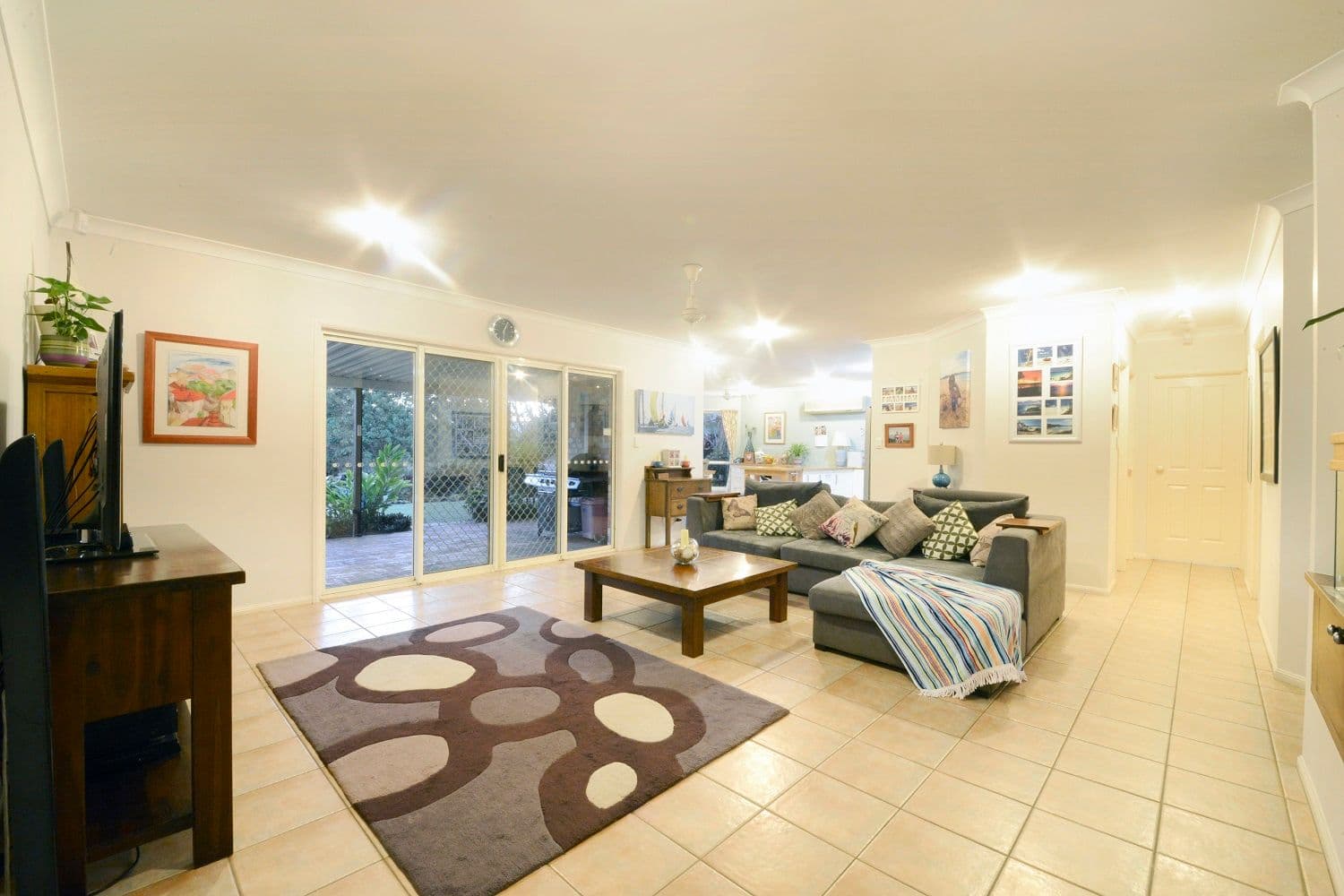 42 Valley Drive, CANNONVALE QLD 4802, Cannonvale - Image 1