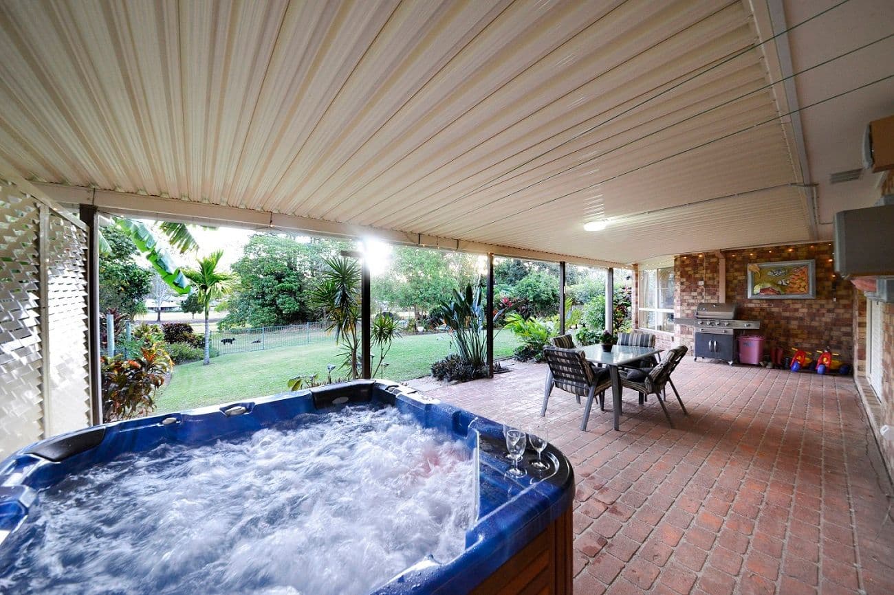 42 Valley Drive, CANNONVALE QLD 4802, Cannonvale - Thumbnail 2