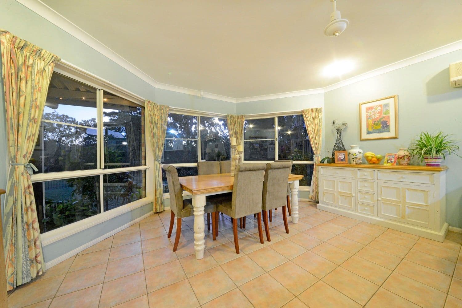 42 Valley Drive, CANNONVALE QLD 4802, Cannonvale - Thumbnail 4