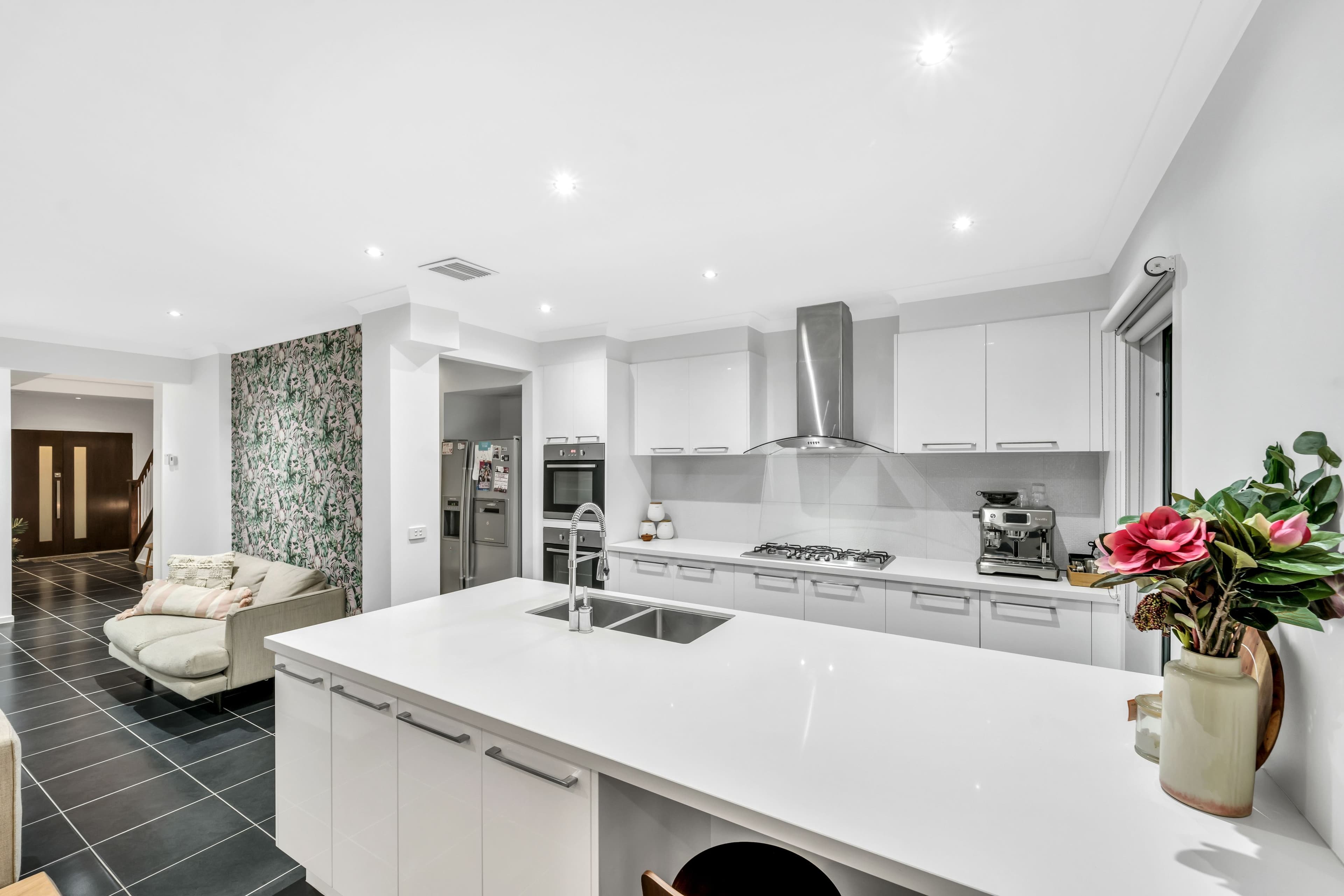 6 Rainham Avenue, Craigieburn VIC 3064, Craigieburn - Thumbnail 6