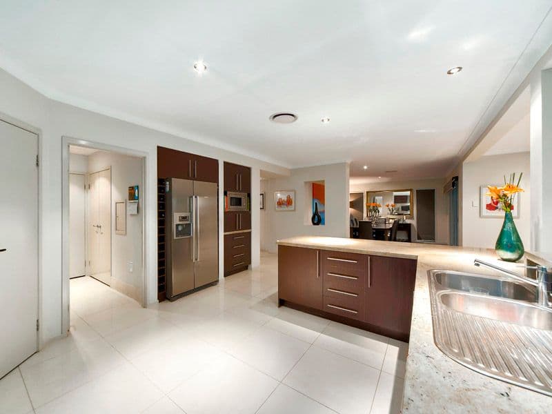 8 Cienna Place, BRIDGEMAN DOWNS QLD 4035, Bridgeman Downs - Thumbnail 5