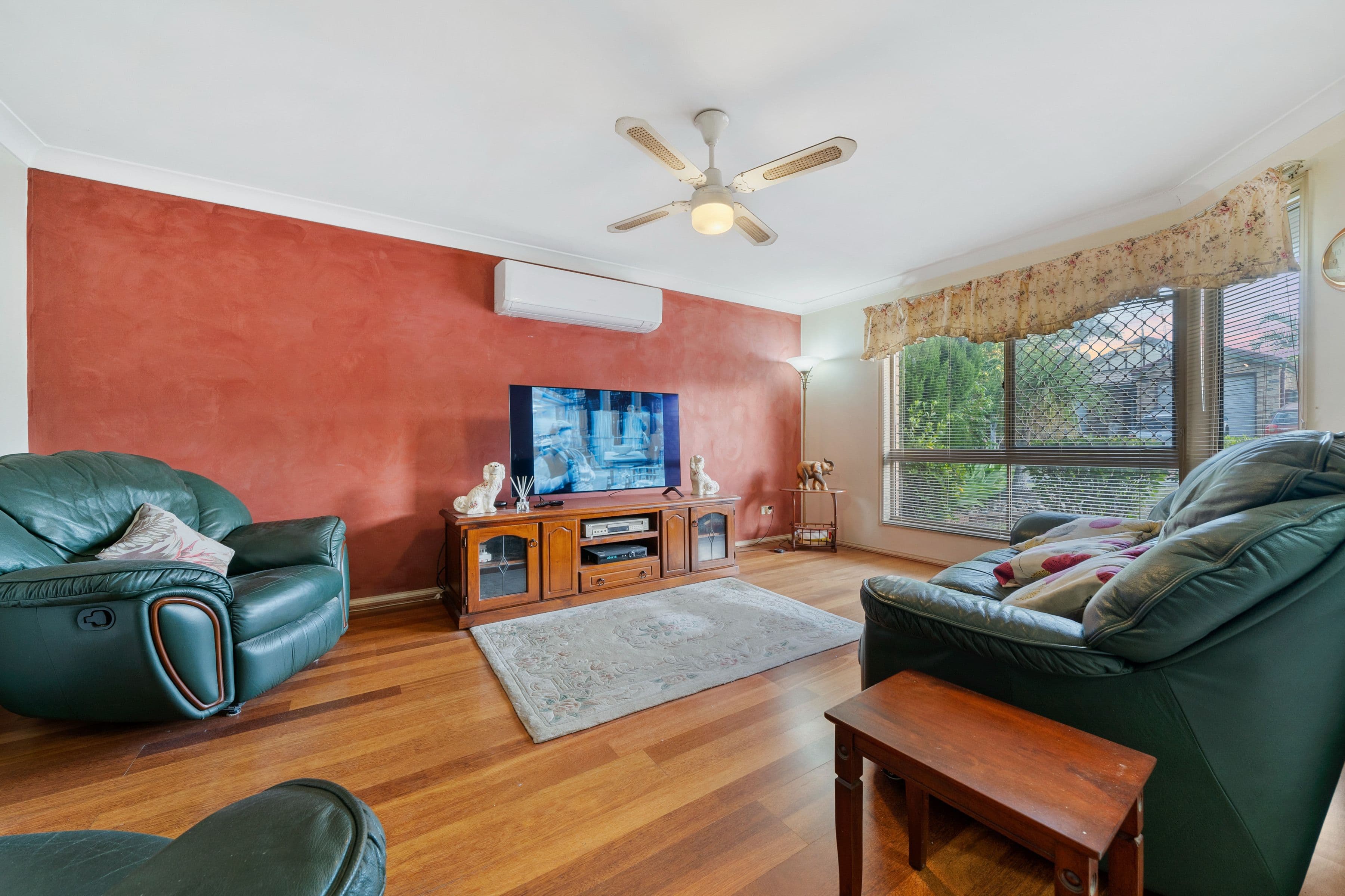 11 Stretton Court, Heritage Park QLD 4118, Heritage Park - Thumbnail 2