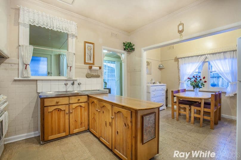10 Zinnia Street, Reservoir VIC 3073, Reservoir - Thumbnail 3