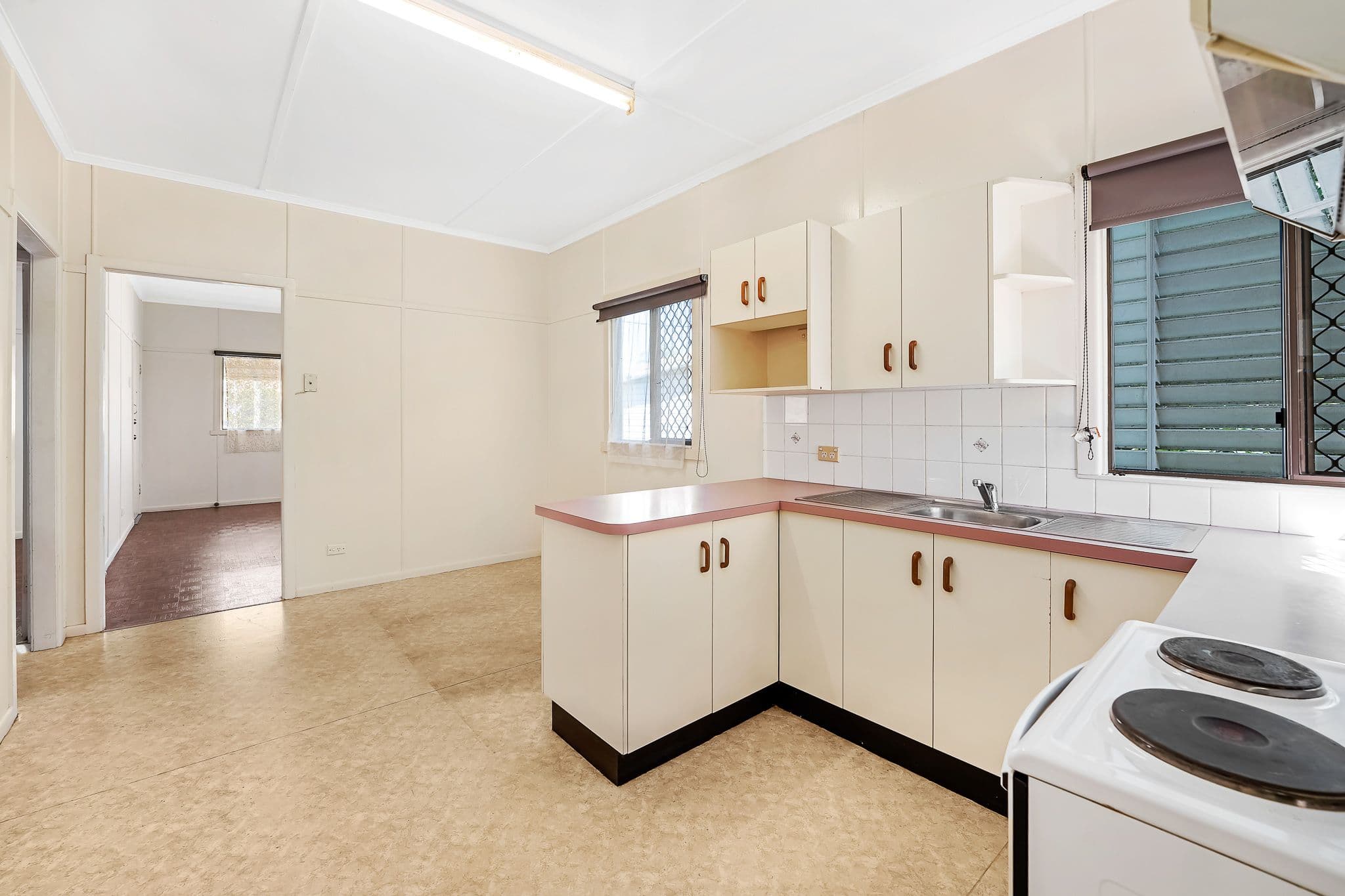 49 Elizabeth Avenue, Clontarf QLD 4019, Clontarf - Thumbnail 5