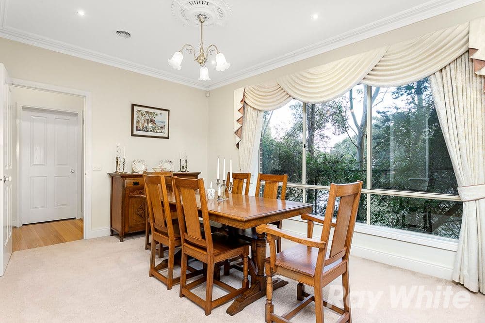 35 Bunker Crescent, Glen Waverley VIC 3150, Glen Waverley - Thumbnail 4