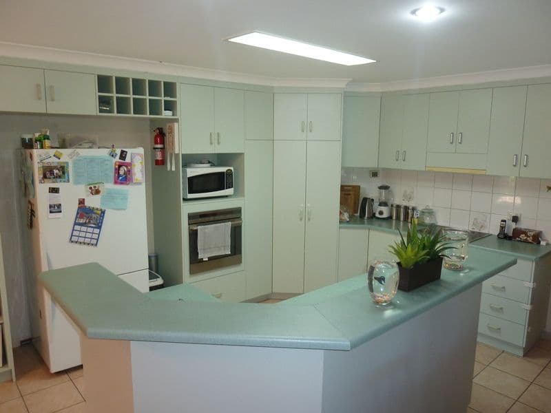 14 Dundee Court, BEACONSFIELD QLD 4740, Beaconsfield - Thumbnail 3