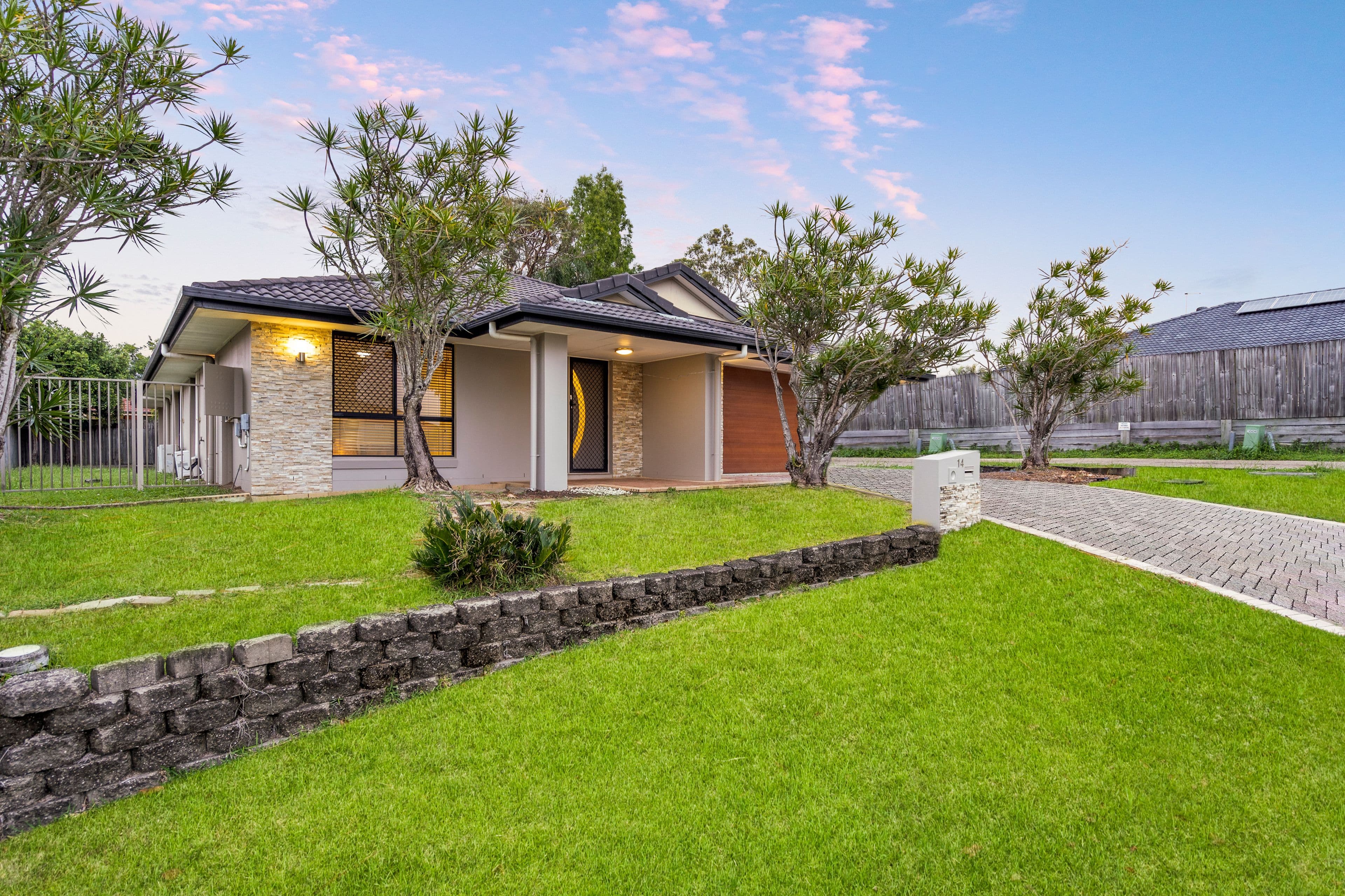 14 Semper Place, Calamvale QLD 4116, Calamvale - Thumbnail 2