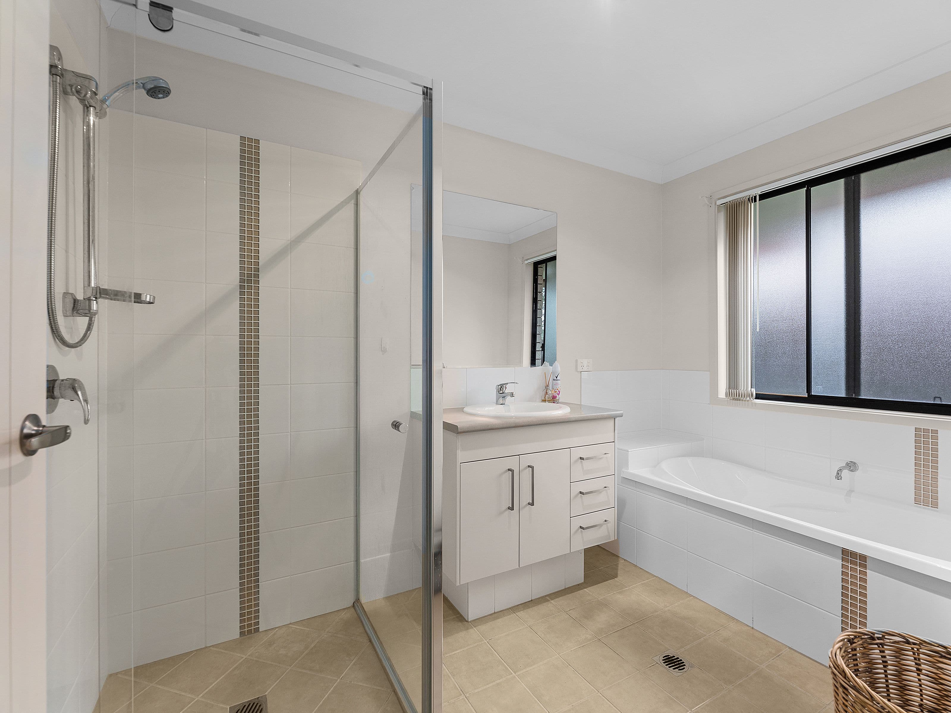 17 Walnut Crescent, Lowood QLD 4311, Lowood - Thumbnail 7