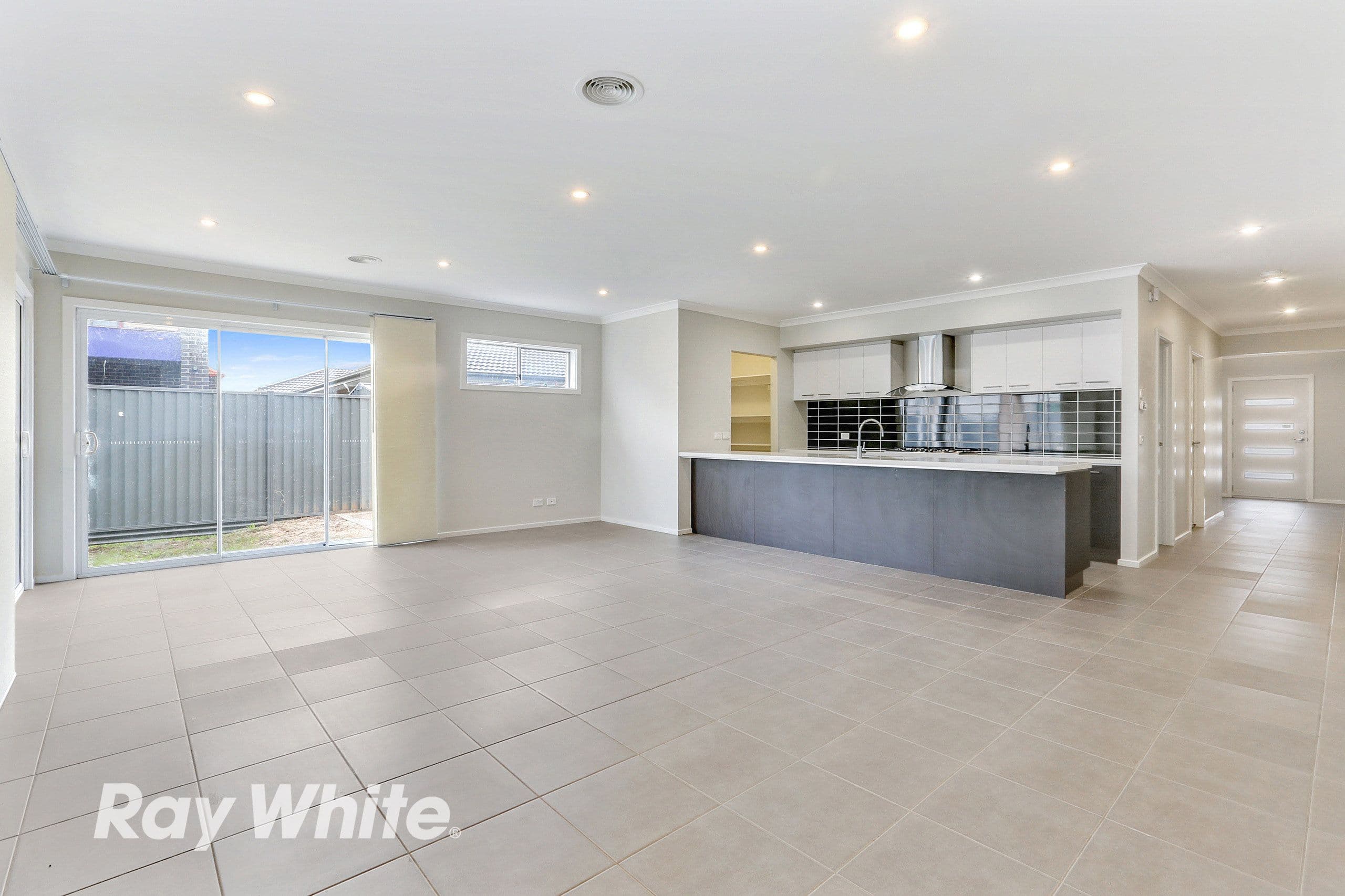 6 Yoorok Drive, Lara VIC 3212, Lara - Thumbnail 2